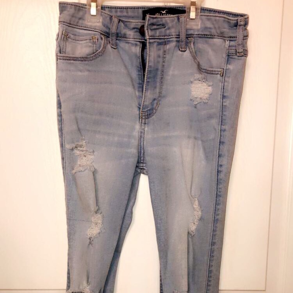 Skinny Jeans with Rips (Light Blue)